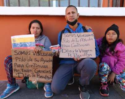 “Para nosotros no habrá Navidad”: Los conmovedores relatos de familias venezolanas que subsisten en la calles guatemaltecas