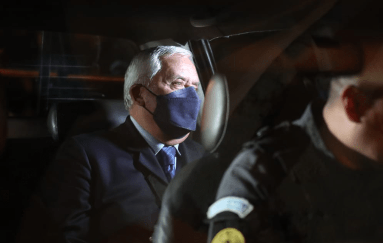 Otto Pérez Molina se retira de sala luego de escuchar sentencia