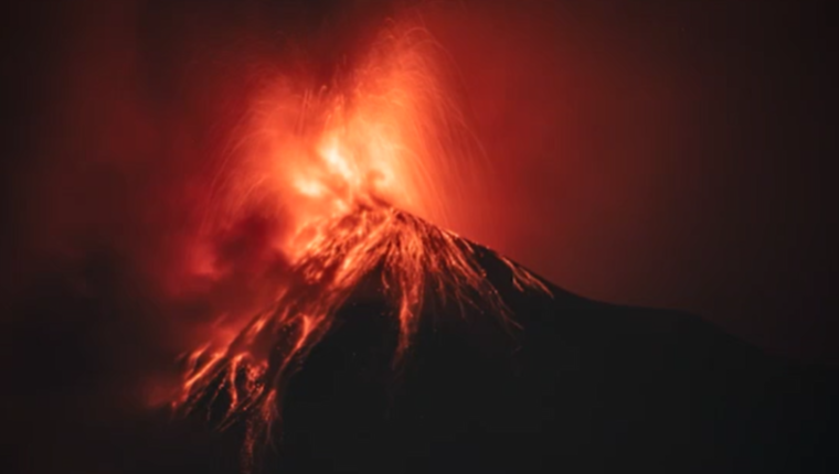 Volcanes activos en Guatemala: informan sobre intensidad de las erupciones  del Volcán de Fuego, Santiaguito y Pacaya