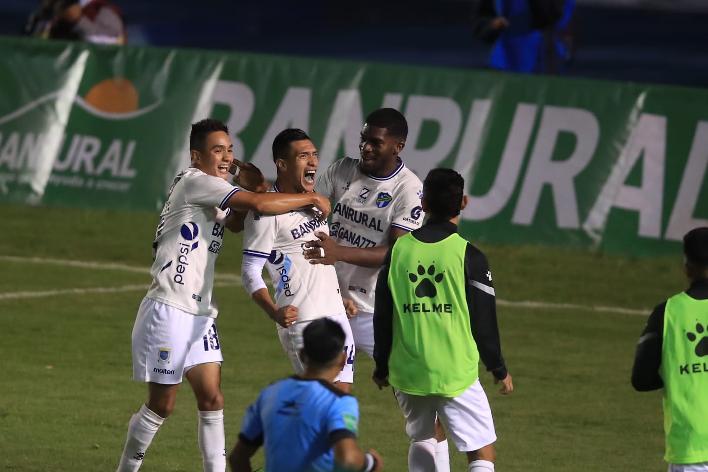 Comunicaciones se impuso este sábado a Guastatoya y jugará las semifinales del Apertura 2022. Foto Prensa Libre (Carlos HO)