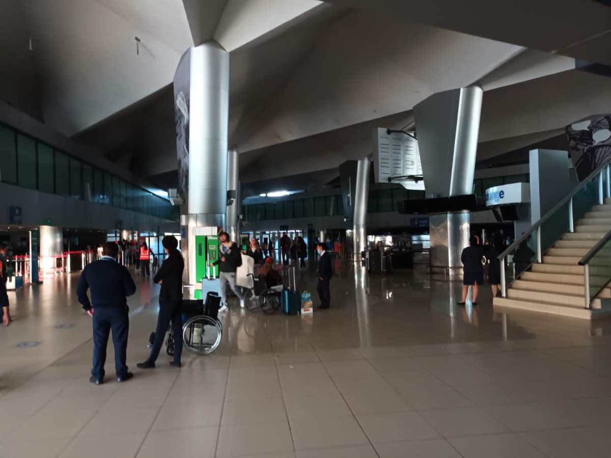 Reportan fallas en el sistema de energía eléctrica del Aeropuerto Internacional La Aurora