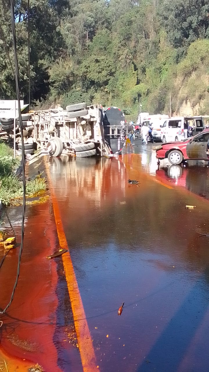 Accidente de tránsito en cuesta de Villalobos