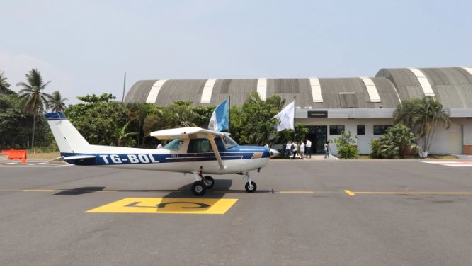 Falta de transparencia en las inversiones para convertir el aeródromo de San José, Escuintla en un aeropuerto de carga genera dudas en la industria de las aerolíneas. (Foto Prensa Libre: Hemeroteca PL)