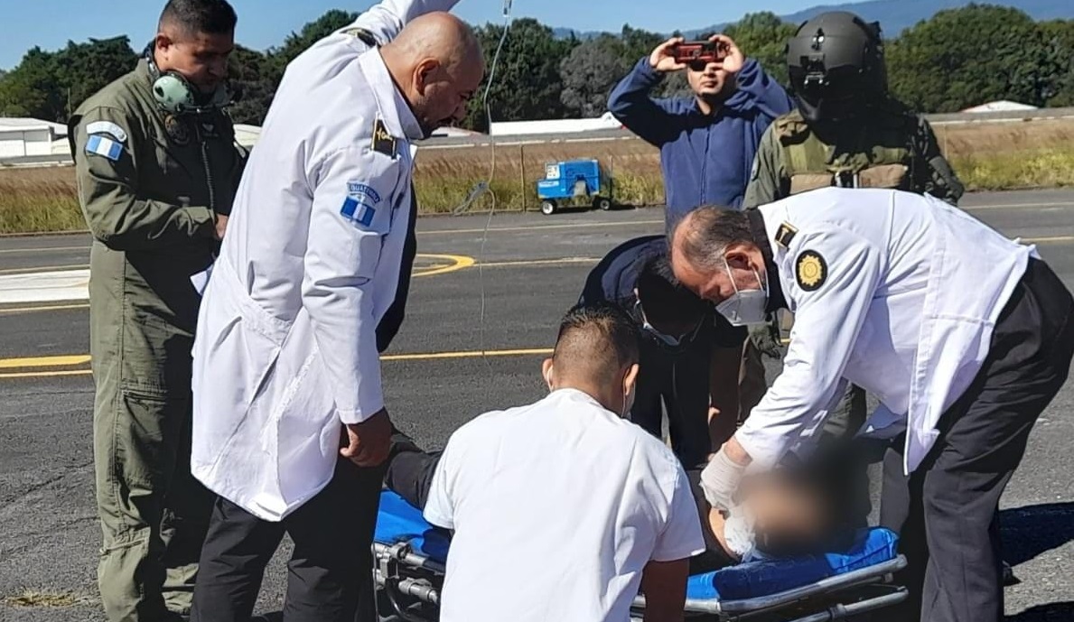 Enfrentamiento entre agentes de la PNC y pobladores deja varios heridos en El Estor