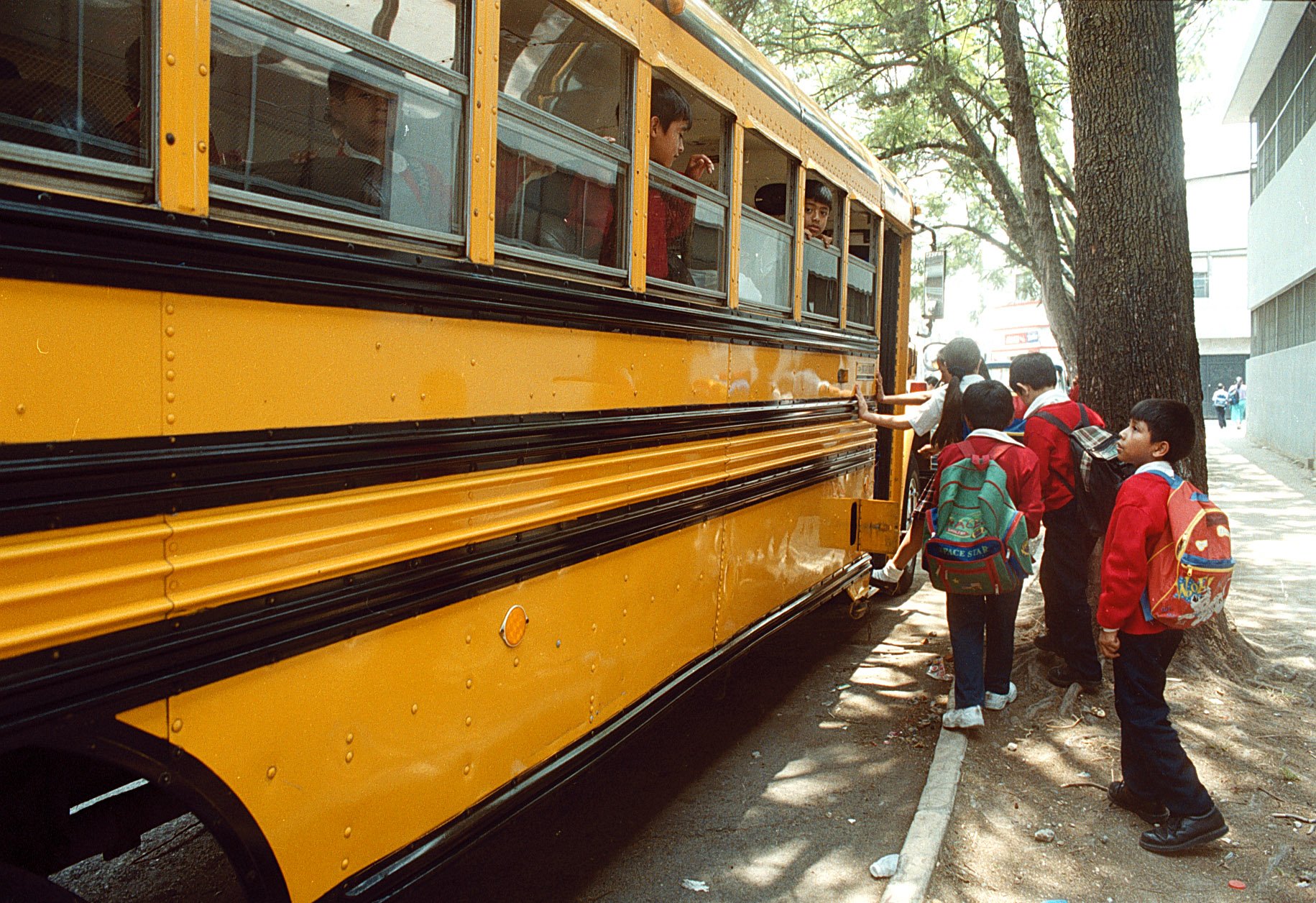 La incorporación de los buses escolares a las calles hará que el tránsito sea más lento. (Foto Prensa Libre: Hemeroteca PL)