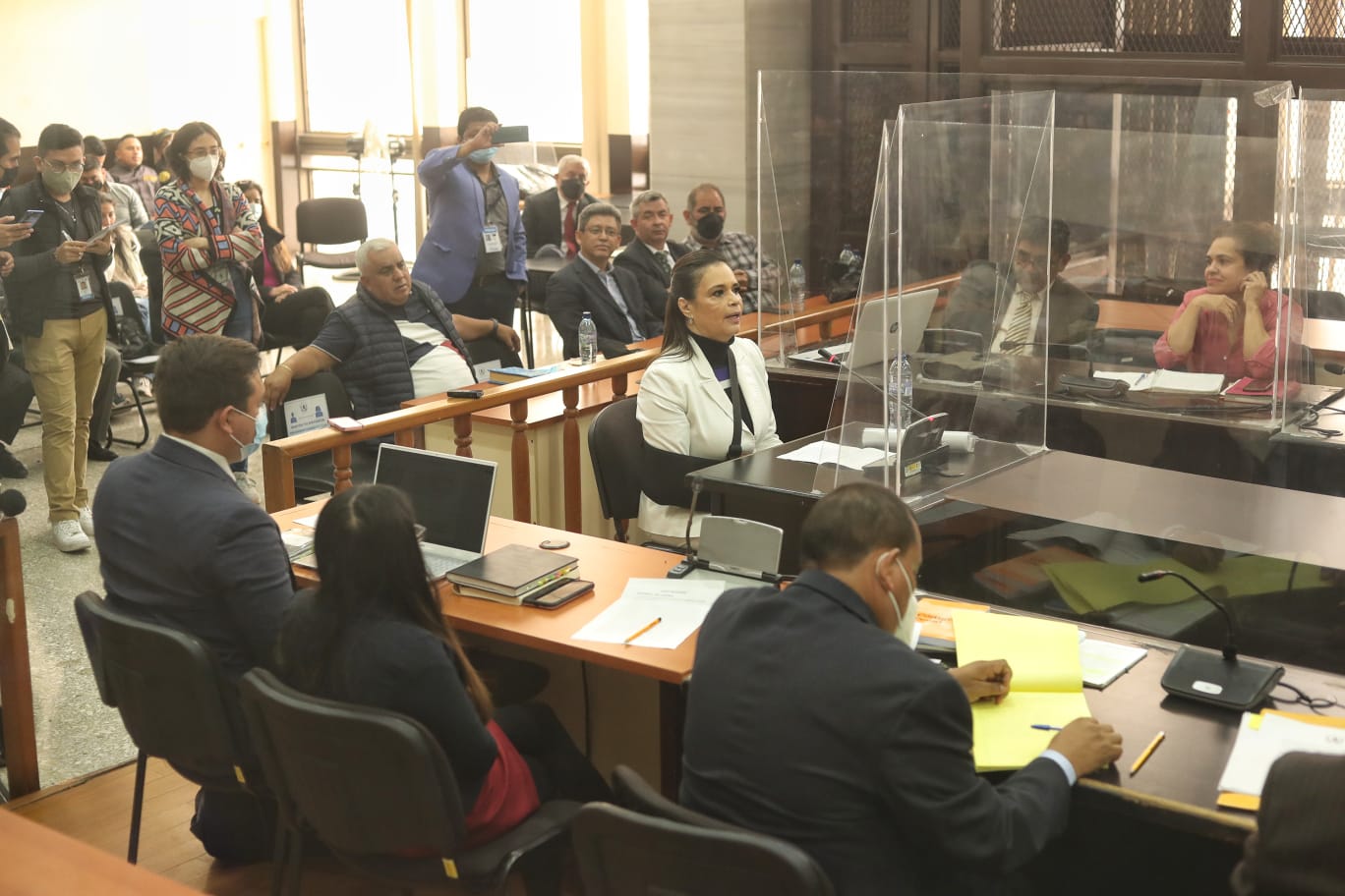 Al igual que Otto Pérez Molina, la exvicepresidenta Roxana Baldetti sostuvo su inocencia y pidió a los jueces del Tribunal que la absuelvan de los cargos por el caso La Línea. (Foto Prensa Libre: Esbin García) 