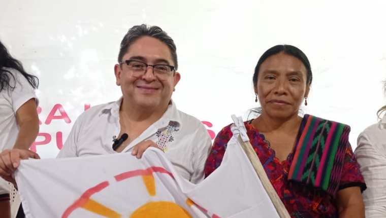 Jordán Rodas Andrade y Thelma Cabrera Pérez fueron proclamados este 28 de diciembre como el binomio presidencial del Movimiento para la Liberación de los Pueblos (MLP) para los comicios generales de 2023. (Foto cortesía MLP)