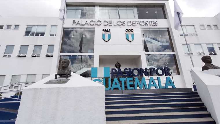 El Palacio de los Deportes es actualmente escenario de una disputa por el control entre el actual presidente del Comité Olímpico Guatemalteco, Gerardo Aguirre y el exfutbolista Jorge Rodas, que judicaturas lo han dado como ganador de la más reciente elección. (Foto Prensa Libre: Raúl Barreno Castillo)