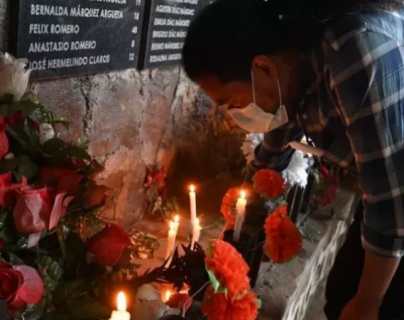 El Mozote | “Al volver a enterrarlos, es como si volvieran a morir”: la devolución de los restos de las víctimas de la mayor masacre del siglo XX en América Latina
