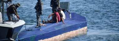 Fotografía de archivo de una incautación de droga, difundida el 18 de diciembre de 2022, que era transportada en una embarcación en el Océano Pacífico en costas de Guatemala. Foto Prensa Libre (Hemeroteca PL)