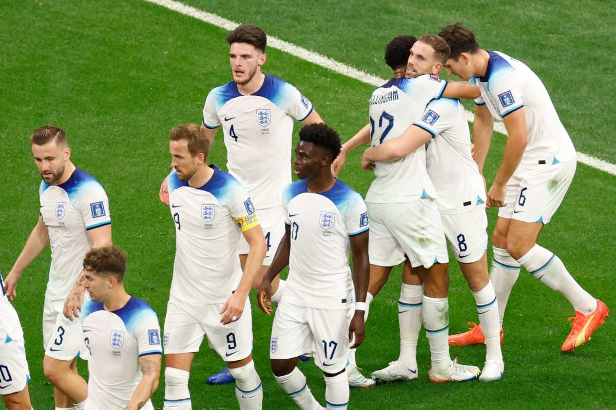 El concierto sorpresa de Robbie Williams para motivar a Inglaterra antes de enfrentar a Francia en los cuartos de final de Qatar 2022