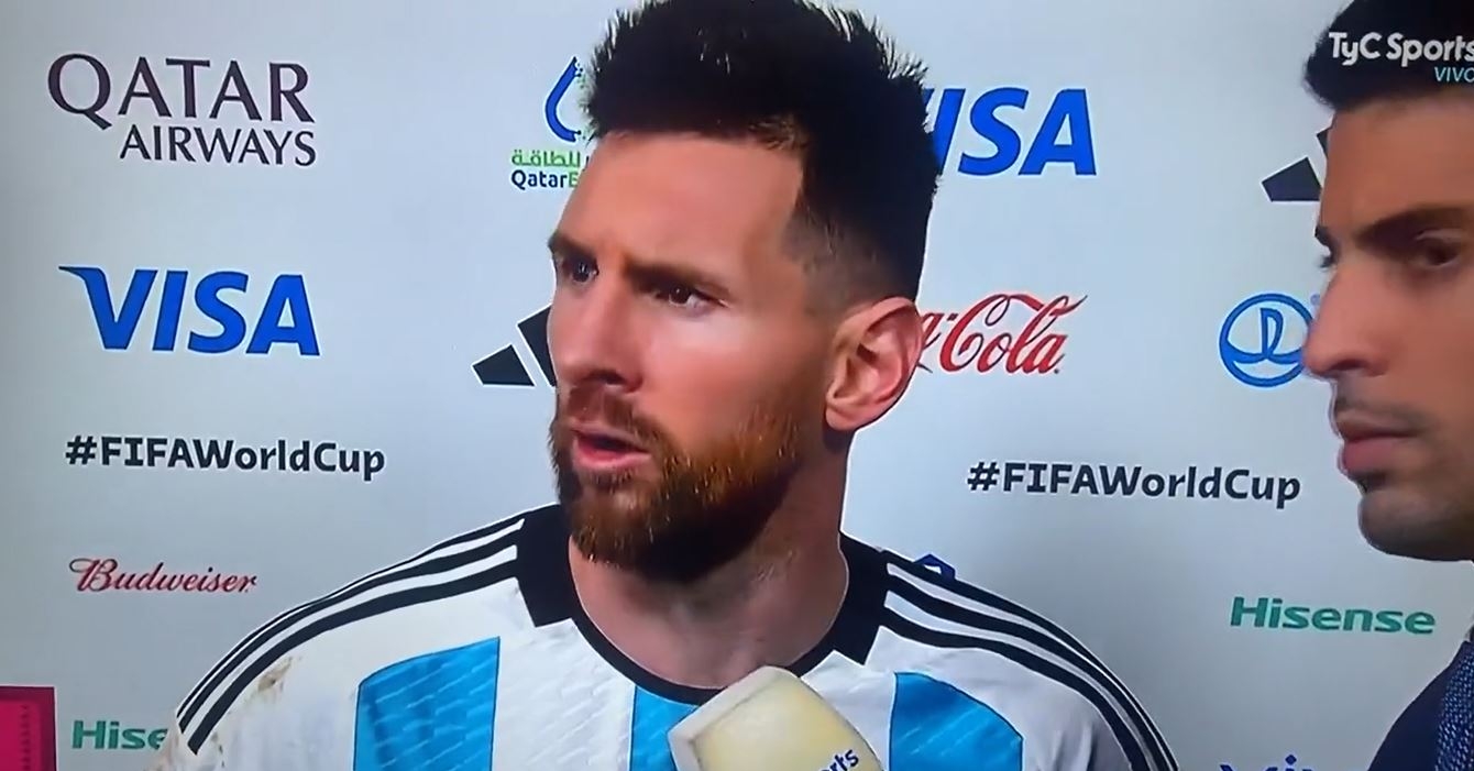 Messi se enojó mientras era entrevista en la zona mixta. (Foto Prensa Libre: Captura)
