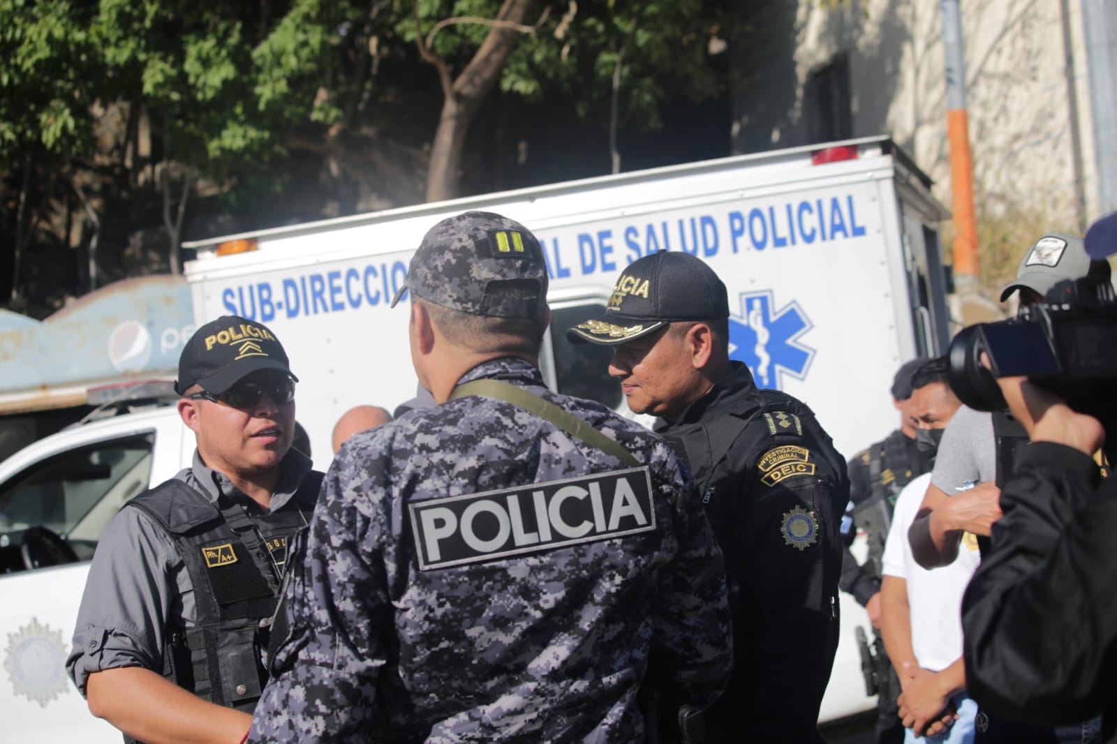 Autoridades de Guatemala y El Salvador coordinan la entrega del pandillero Scooby o Scorpion, sindicado de más de 76 muertes en aquel país. (Foto Prensa Libre: PNC)