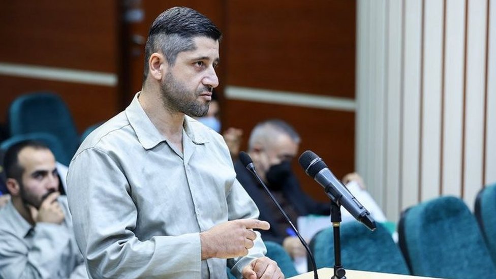 Seyed Mohammad Hosseini frente al tribunal. Iranian state media