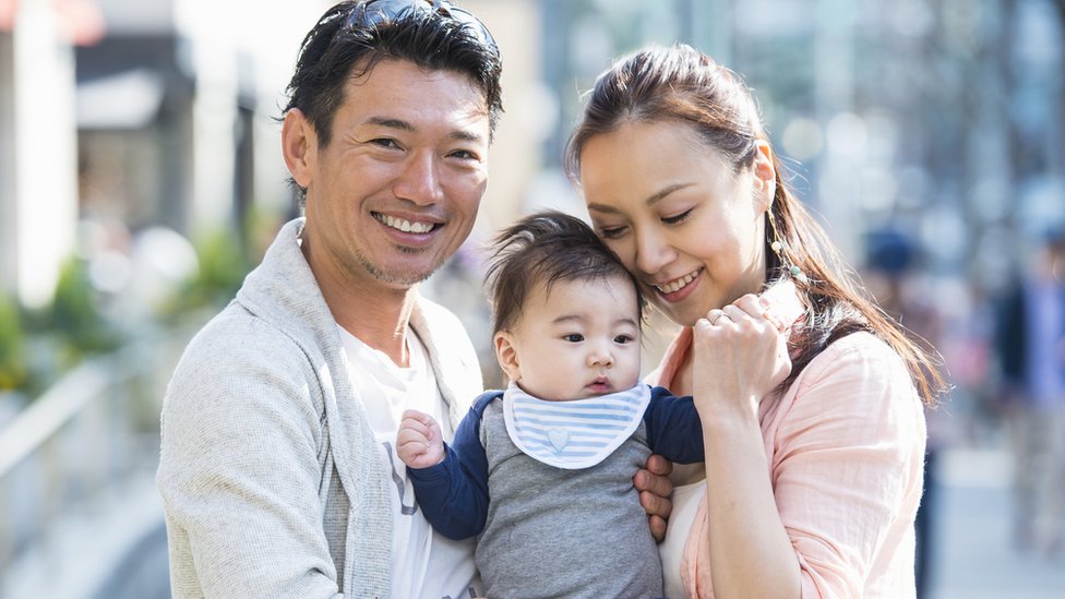 La intención del gobierno japonés es llevar familias jóvenes hacias las provincias menos habitadas del país. (GETTY IMAGES)

