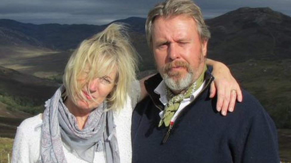 “Mi marido moribundo no pudo conseguir una ambulancia”: la dramática situación de las emergencias en Reino Unido