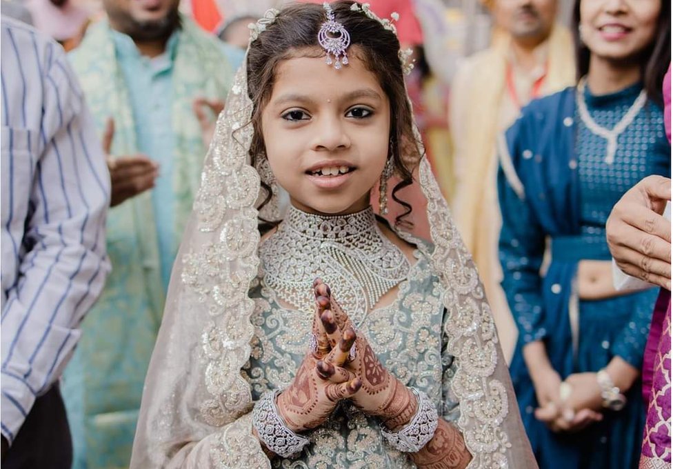 La niña de 8 años heredera de un emporio de diamantes que decidió ser monja