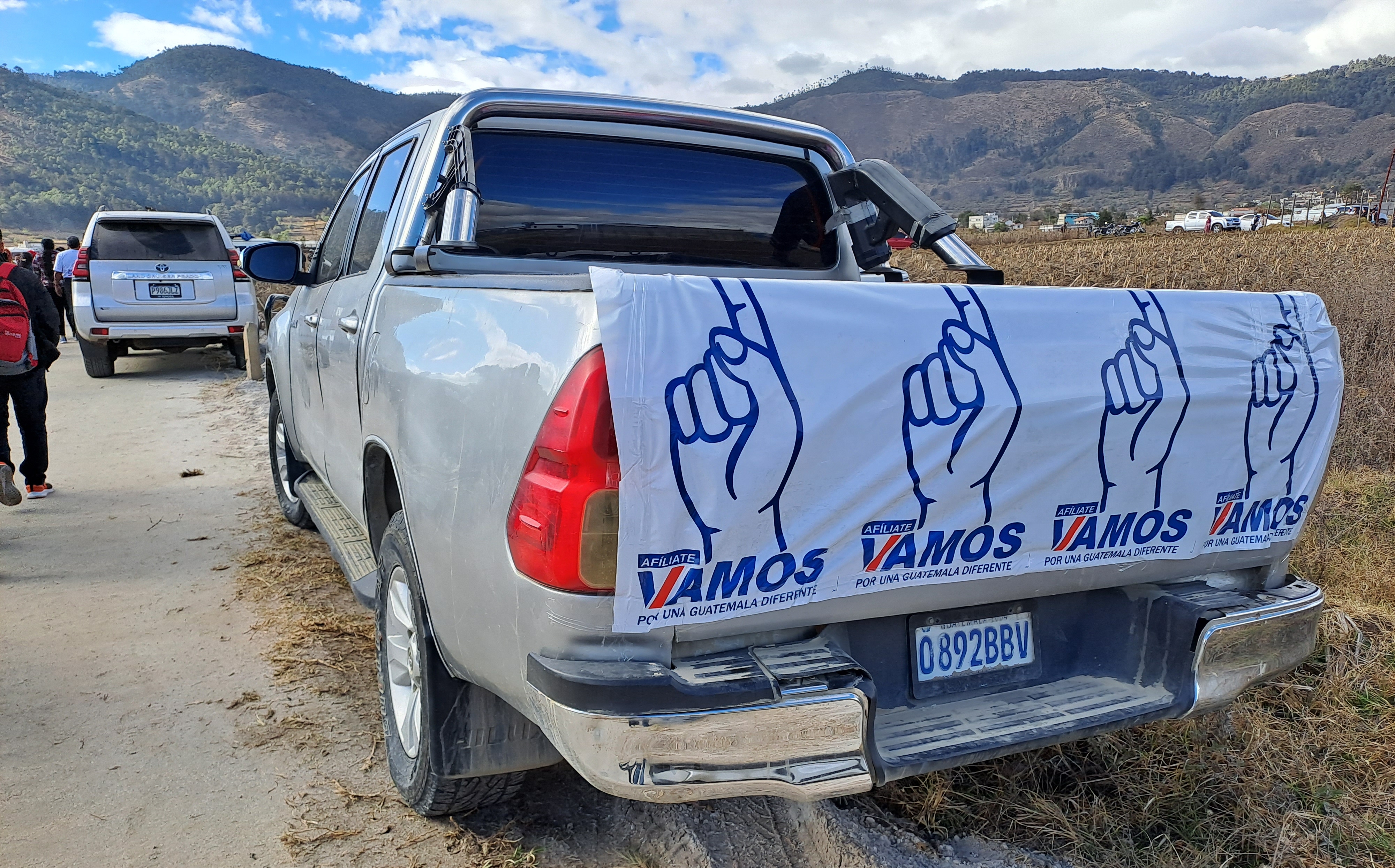 La Misión de Observación Electoral (MOE-Gt) dio a conocer posibles casos de uso de bienes del Estado en el primer mes de campaña electoral que involucran al partido oficialista, UNE y Nosotros. (Foto Prensa Libre: Mynor Toc)