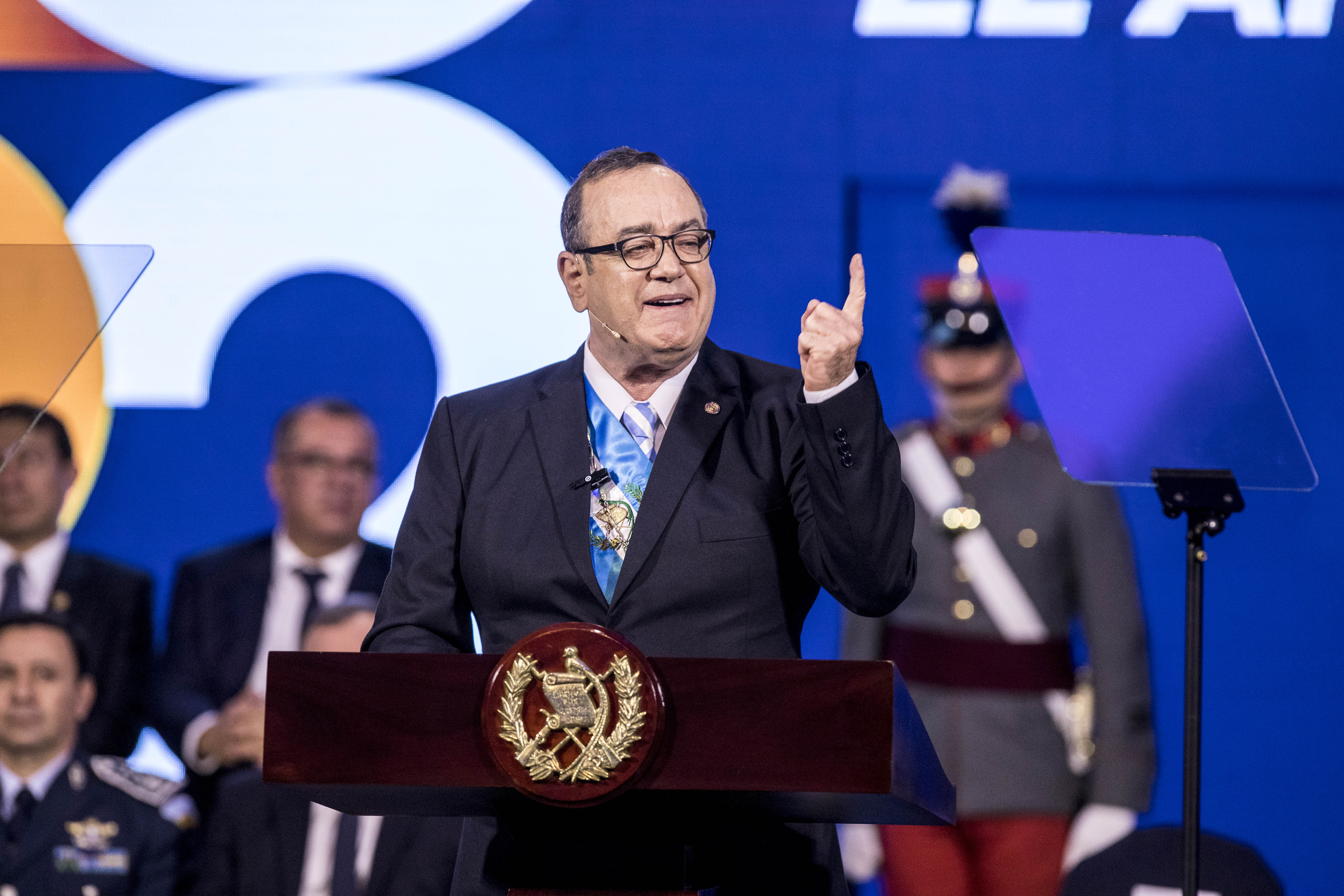 Giammattei presumió varios logros de su gobierno, pero lo hizo valiéndose de afirmaciones falsas o que esconden otras realidades. (Foto Prensa Libre: Efe)