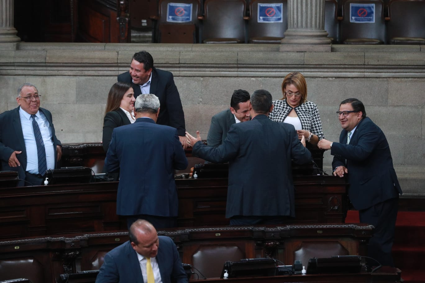 Durante la primera sesión del Congreso en 2023 fueron redistribuidas las curiles en el hemiciclo. (Foto Prensa Libre: María José Bonilla)