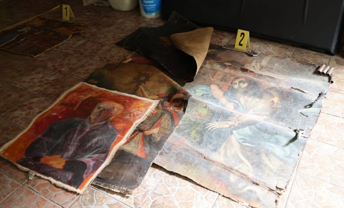 Piezas de arte fueron localizadas por las fuerzas de seguridad durante operativos en busca de integrantes de la banda “los Barrancos”. (Foto Prensa Libre: MP)