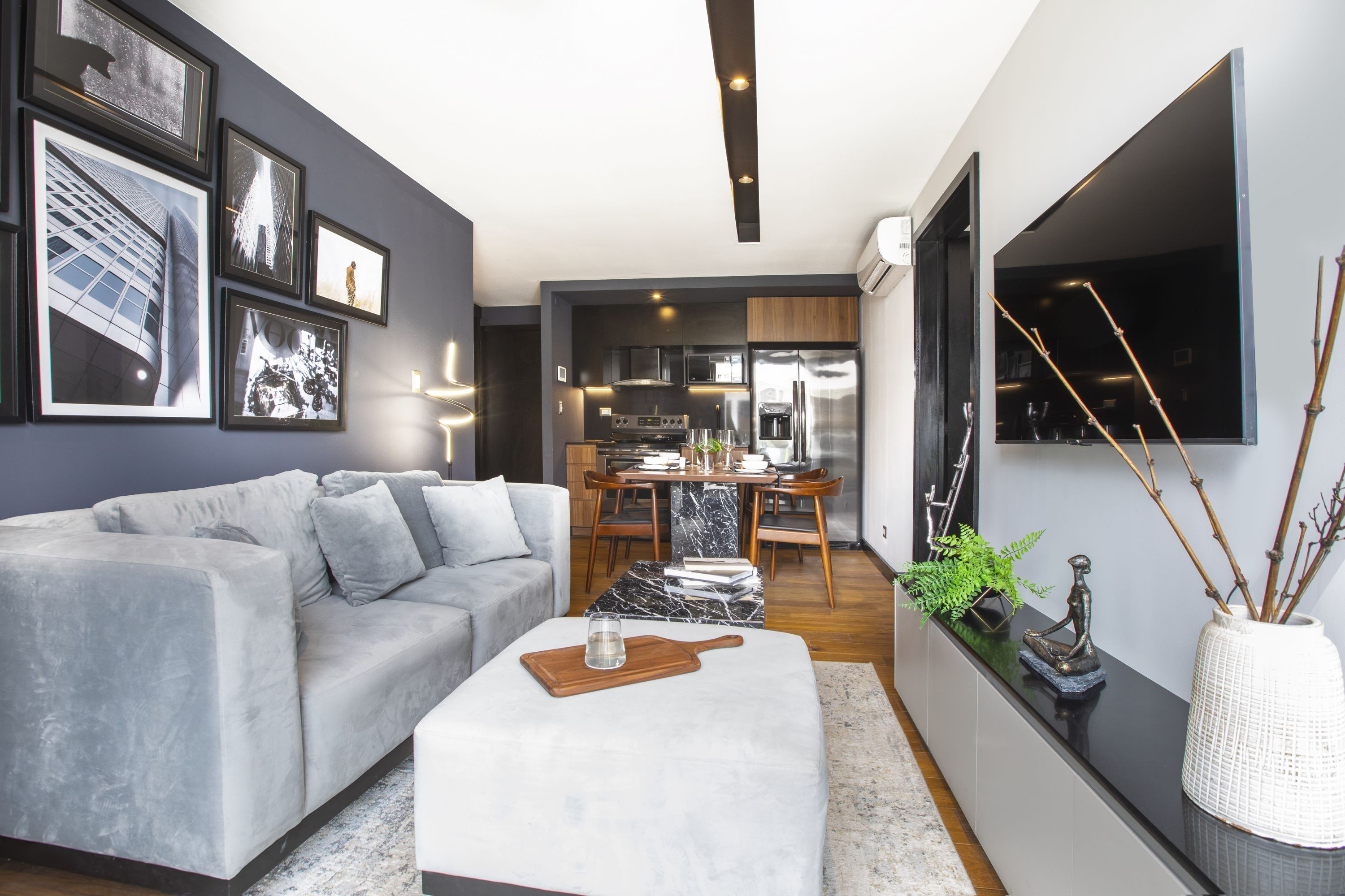 Esta acogedora y lujosa sala la puedes encontrar en los apartamentos Villa Mariscal. Foto Prensa Libre: Cortesía