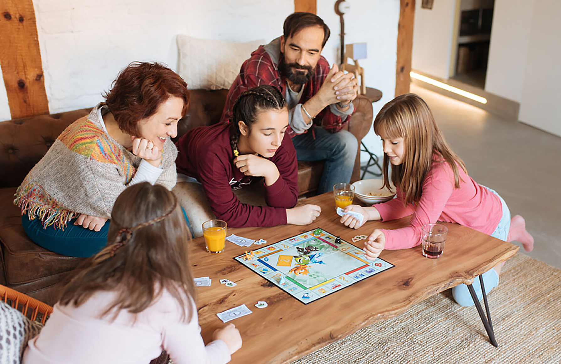 Los juegos de mesa animan a los niños a ser sociables, les permite comunicarse e
interactuar con total libertad y aprender a hacer amigos con facilidad. Foto Prensa Libre: Cortesía