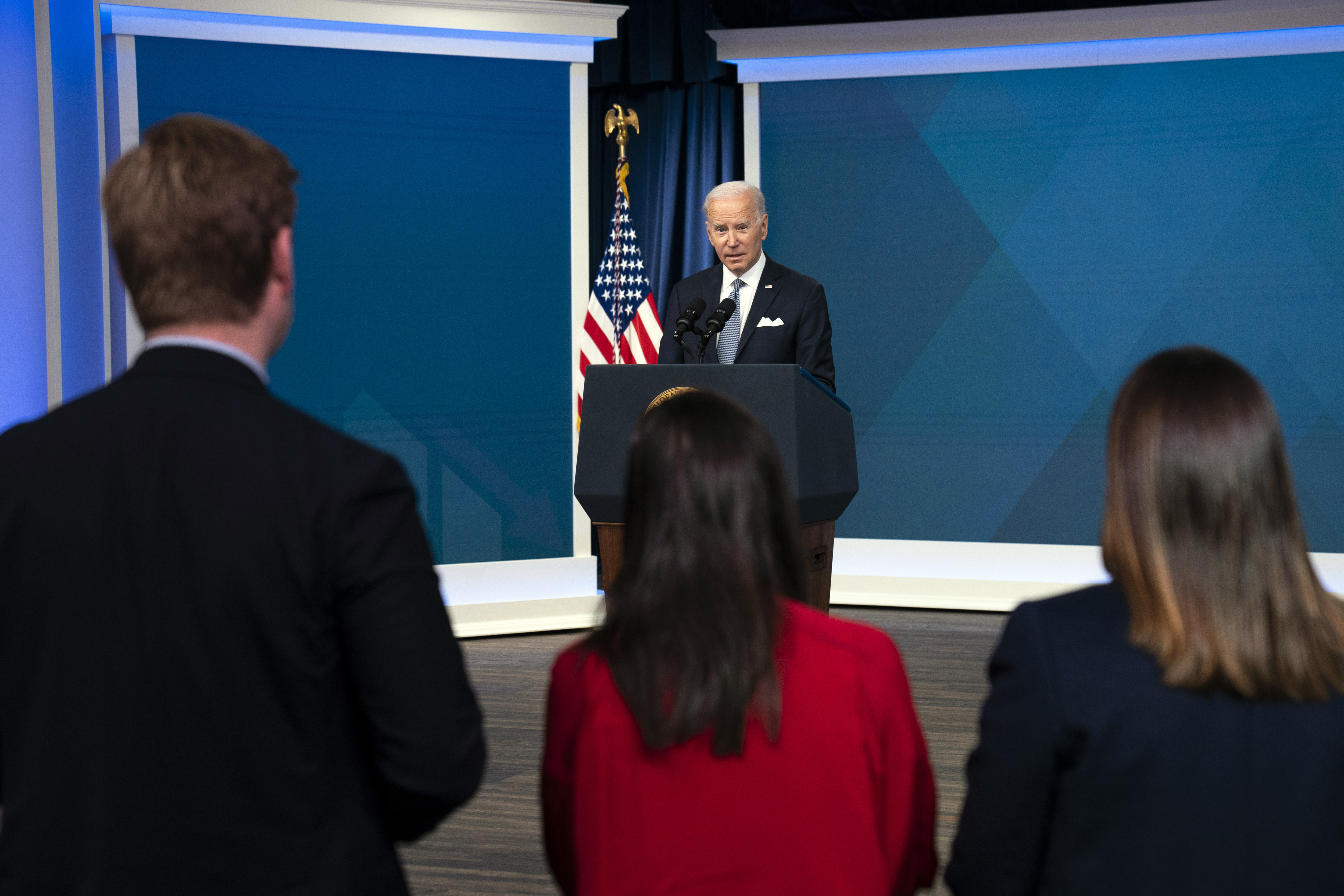 El presidente Joe Biden habla con  periodistas en Washington el jueves 12 de enero de 2023. (Foto Prensa Libre: Sarah Silbiger/The New York Times)