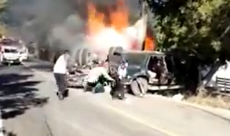 “Es Vitelio, es Vitelio”: el video del angustiante momento en que bomberos tratan de ayudar a compañero fallecido en accidente