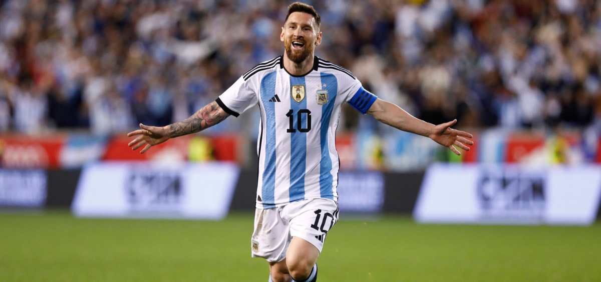 Subastarán una camiseta autografiada por Lionel Messi que utilizó en el Mundial de Qatar para una causa benéfica