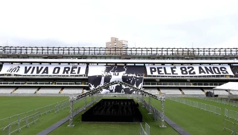 El estadio de Vila Belmiro, sede del club del Santos que se prepara para recibir al exjugador Pelé, en la ciudad de Santos. (Foto Prensa Libre: EFE)