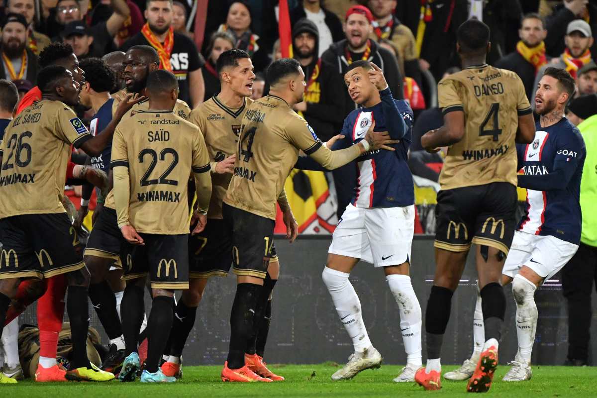 Sin Messi, ni Neymar, el Lens le amarga el año nuevo al Paris Saint-Germain