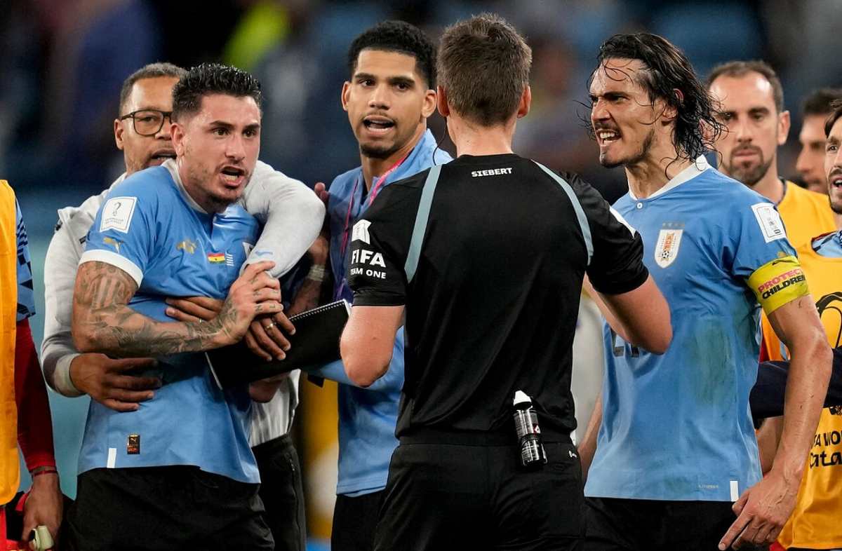La FIFA suspende a jugadores de la selección de Uruguay por sus malas reacciones tras el partido ante Ghana en el Mundial de Qatar 2022