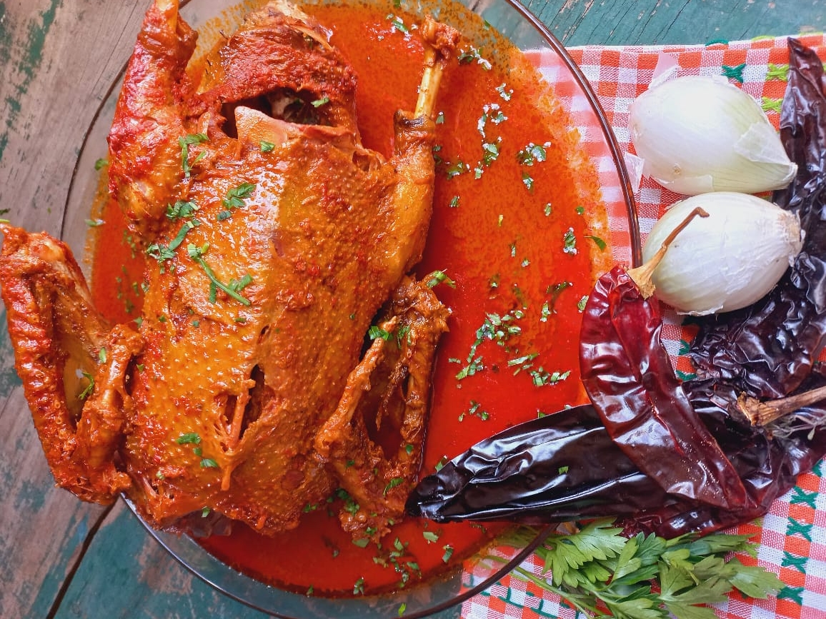 Guiso de pato, receta guatemalteca del siglo XIX, reproducida por el chef Elliott Castellanos. (Foto Prensa Libre, cortesía de Elliott Castellanos)
