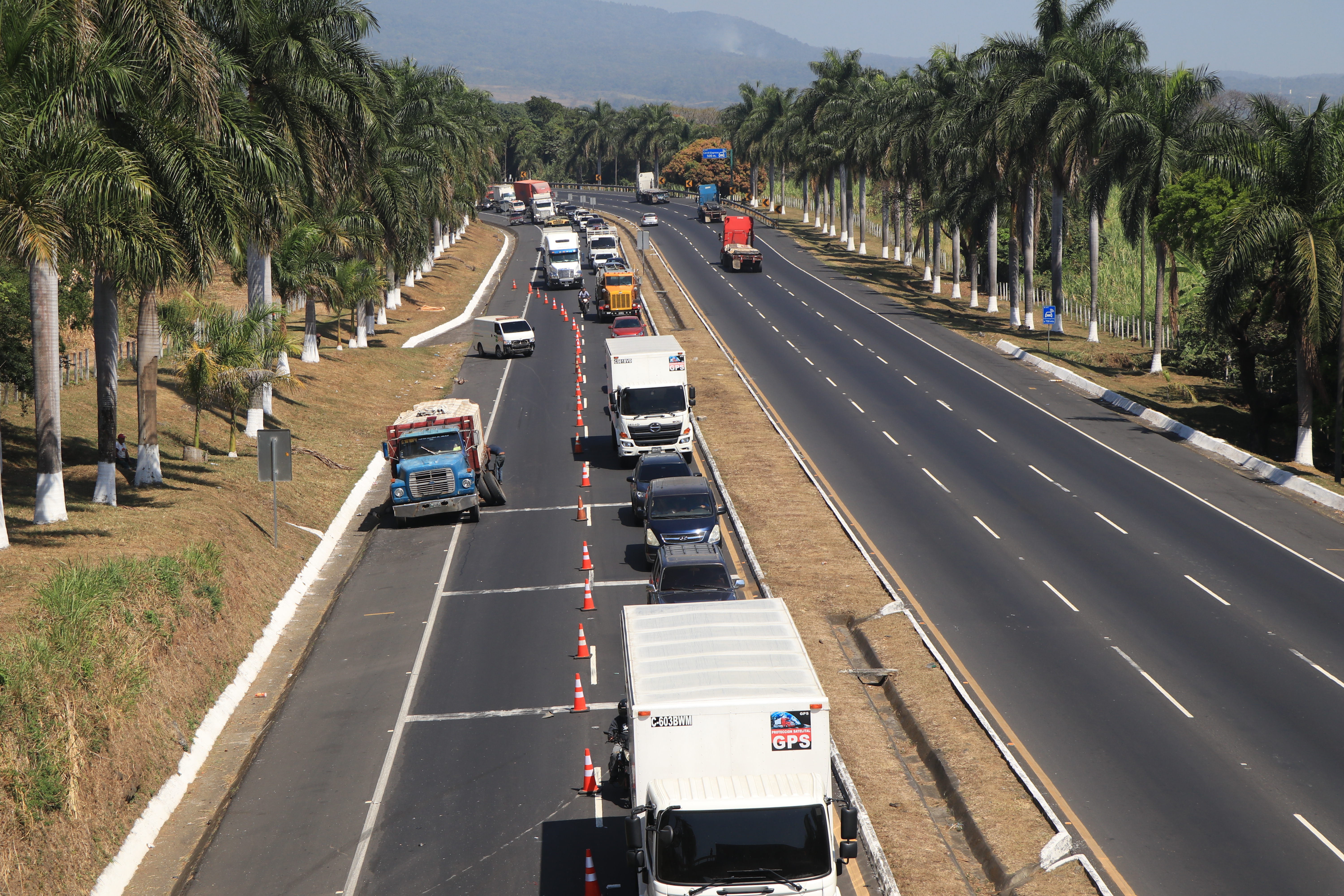 Accidente en el km 54 de la Autopista Palín-Escuintla. 
