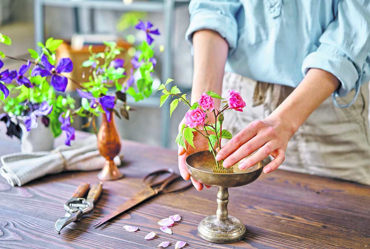 Beneficios del Ikebana: cómo hacer el arte de los arreglos florales que conecta cuerpo, mente y alma