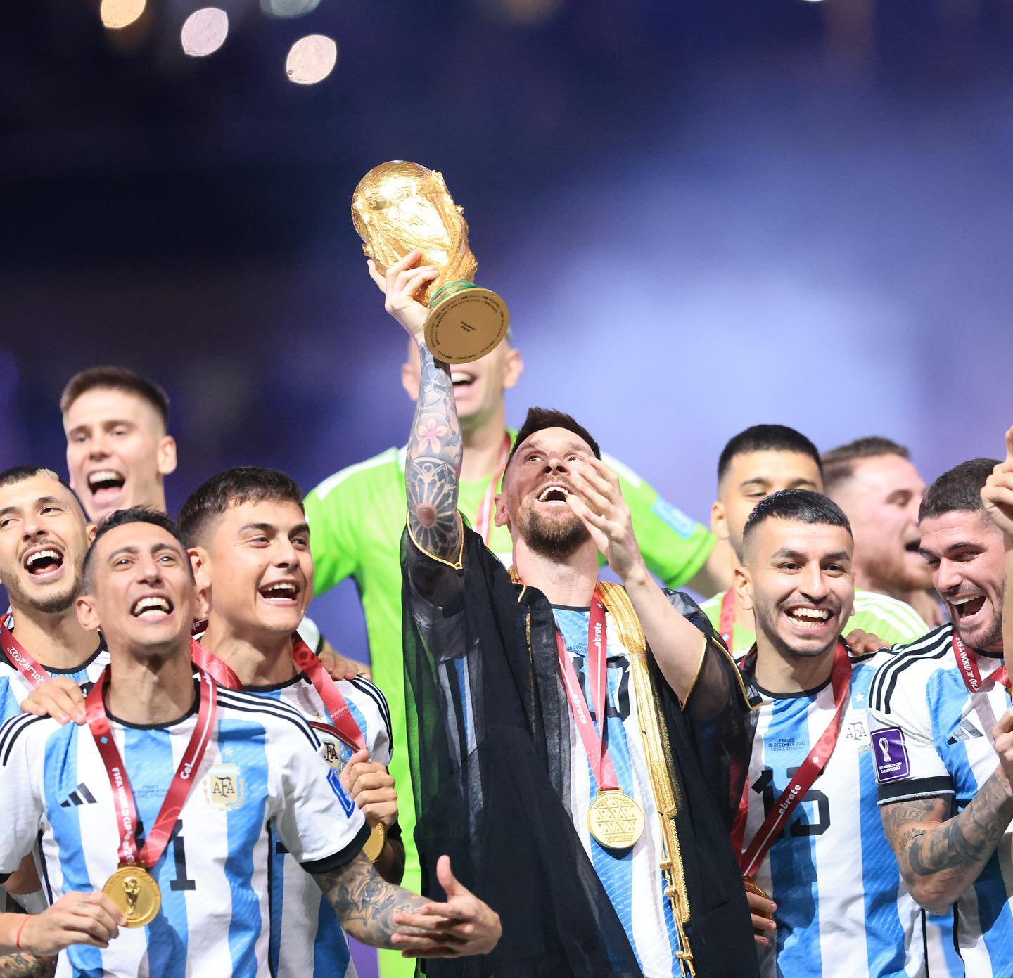 Argentina se proclamó campeón del mundo en 2022.  Netflix anuncia una docuserie con imágenes exclusivas de este campeonato.  (Foto Prensa Libre: FB Leon Messi)