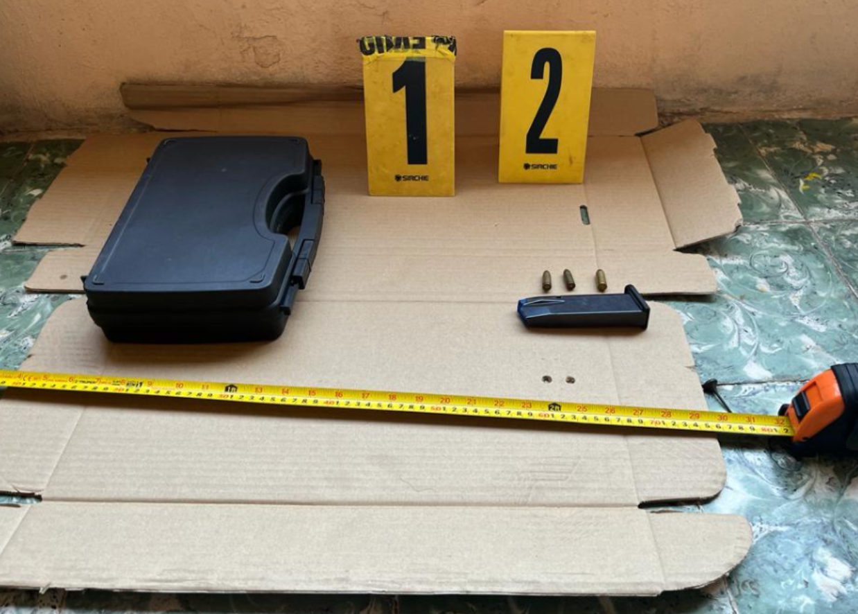 Evidencia que recolectó el MP en seguimiento a la muerte a balazos de un hombre en Tiquisate, Escuintla. (Foto Prensa Libre: Ministerio Público) 