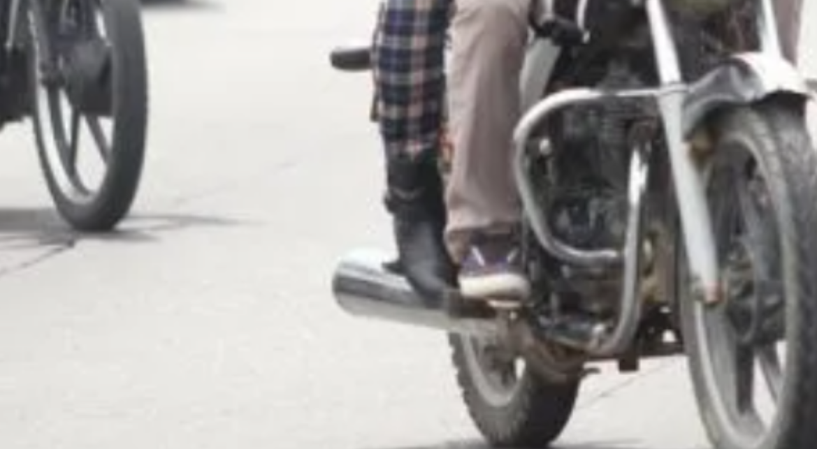 Video: la fuerte colisión entre dos motocicletas y otro vehículo en Huehuetenango