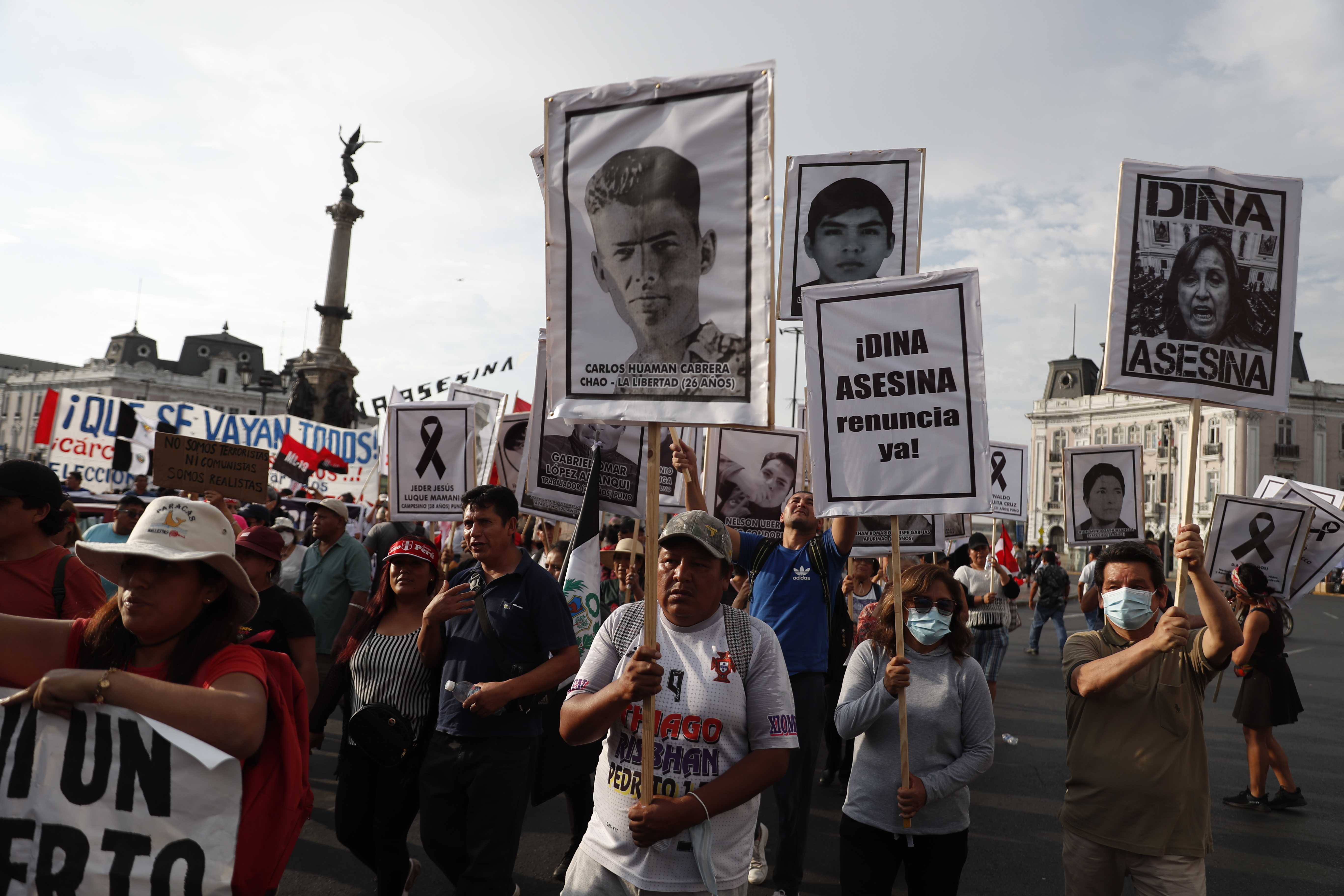 Las manifestaciones en Perú no se han detenido para pedir la renuncia de la presidenta Dina Boluarte. (Foto Prensa Libre: EFE)