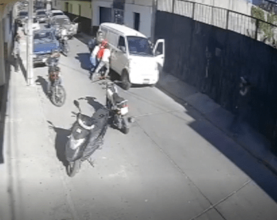 Video: el peligroso juego de dos niñas que terminó con una gravemente herida en una calle de Jalapa
