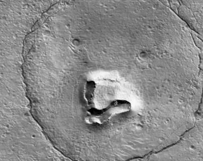 ¿Un “oso” en Marte?: científicos captan una peculiar silueta en la superficie del planeta y explican las posibles causas de su formación
