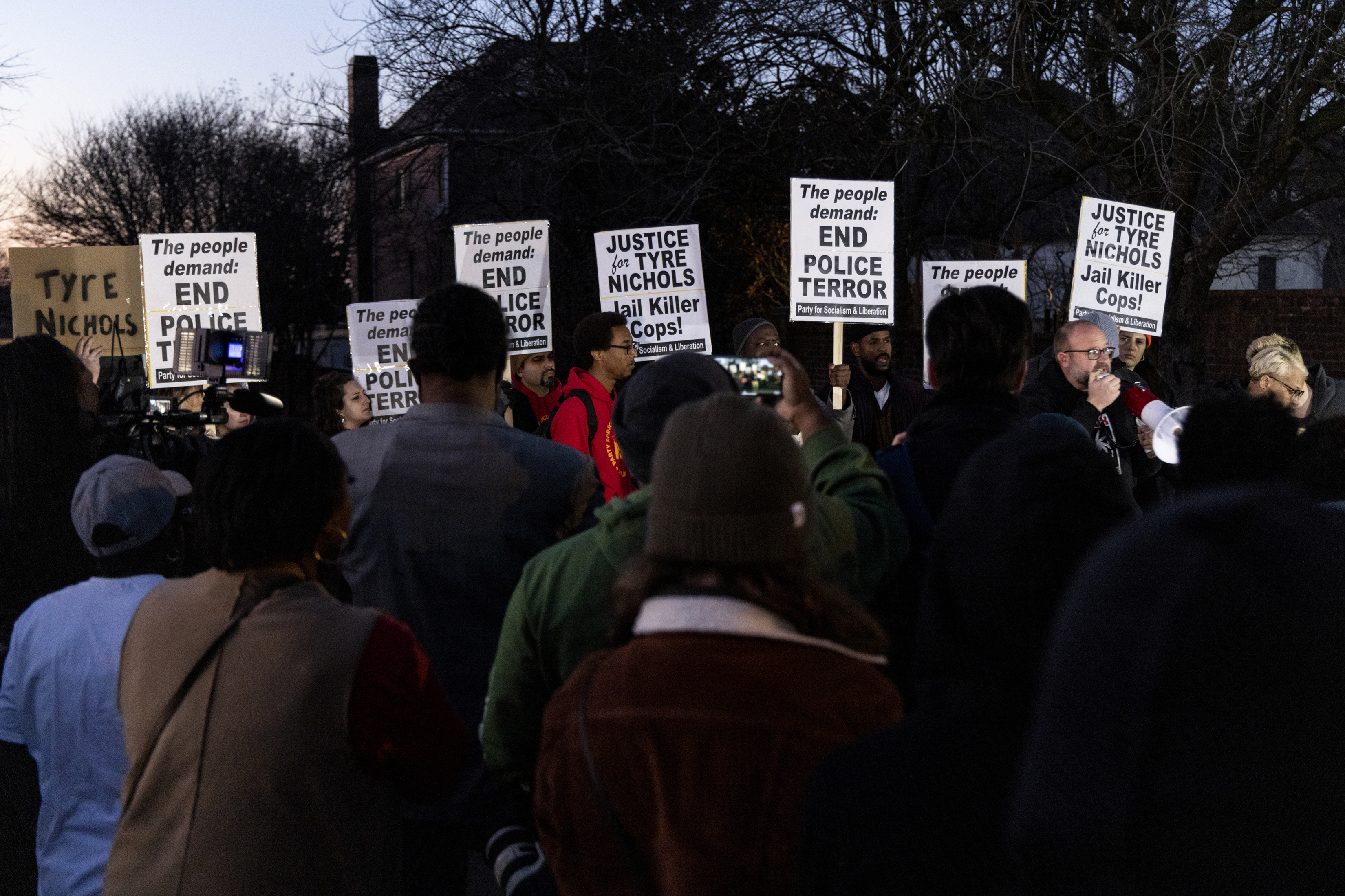 Concentración para protestar por la paliza a Tyre Nichols en Memphis, Tennessee, el viernes 27 de enero de 2023. (Foto Prensa Libre: Brad Vest/The New York Times)
