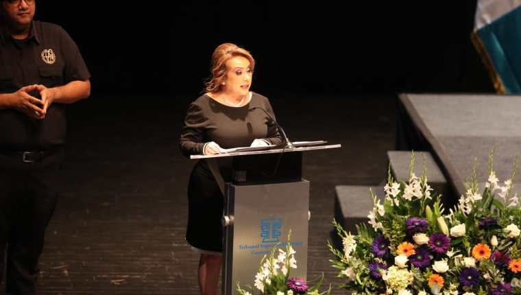 Irma Palencia, presidenta del TSE, durante su discurso destacó la función de los partidos políticos y los medios de comunicación. Fotografía: Prensa Libre (Esvin García). 