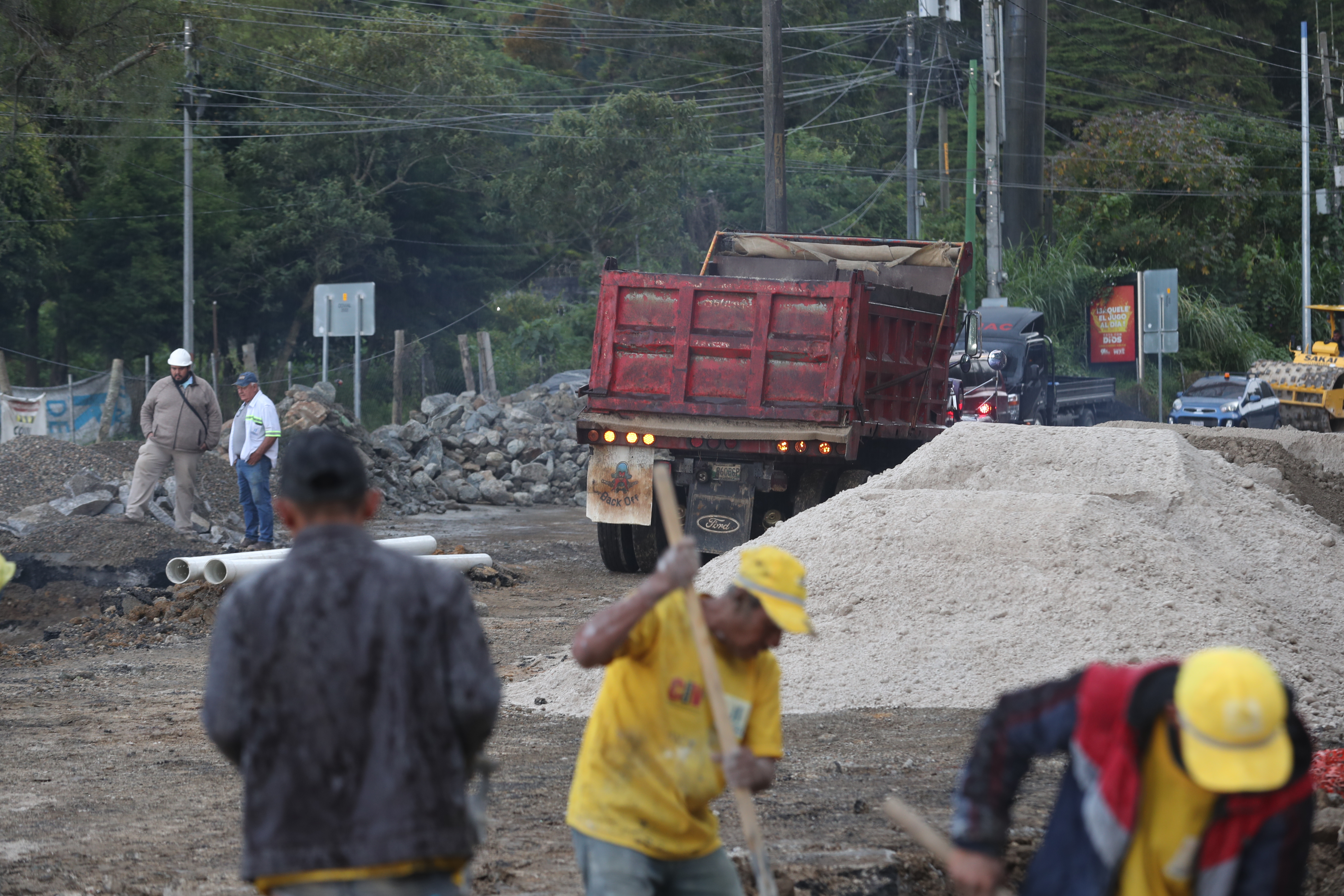 Trabajos de reparación en Carretera a El Salvador