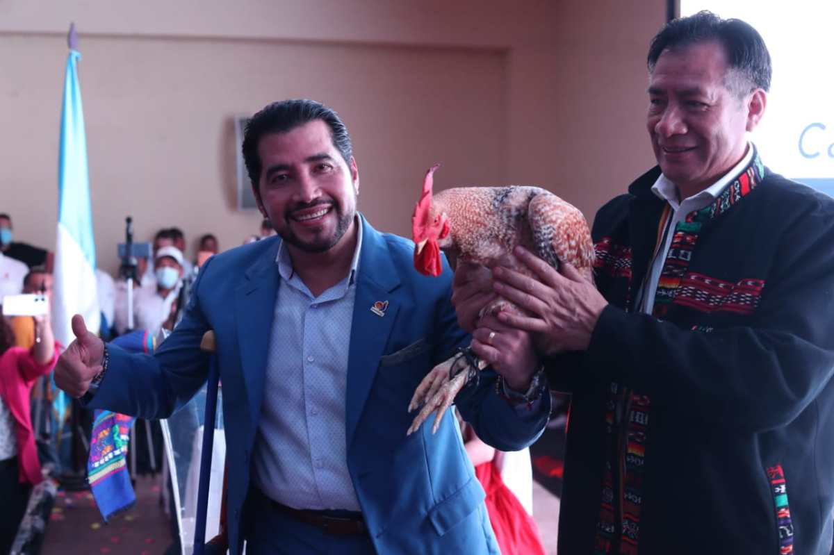 Rudy Guzmán y Diego González son proclamados como binomio presidencial del partido Nosotros
