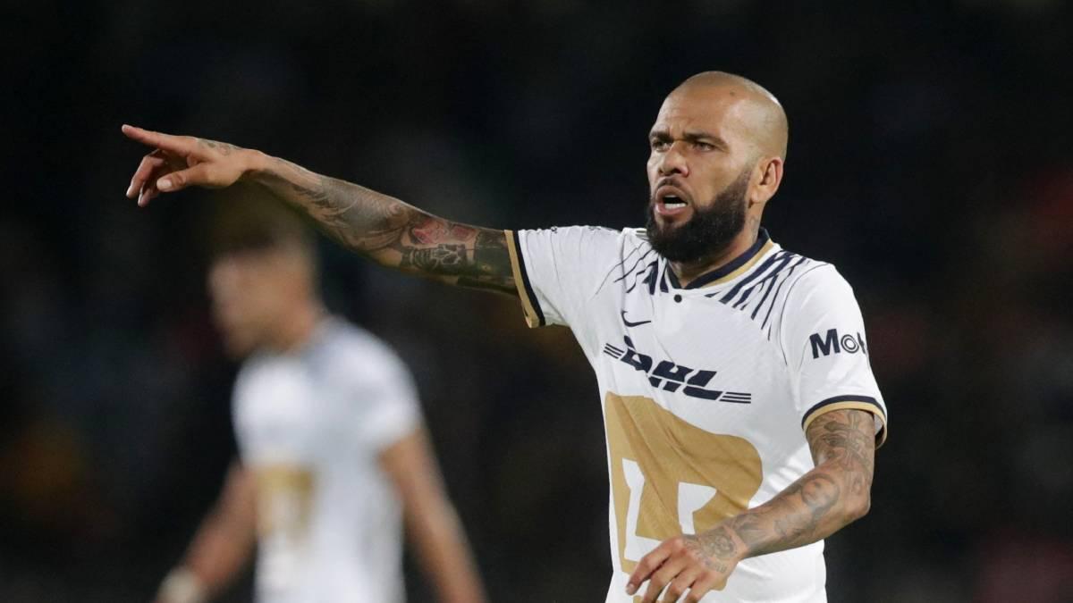 Dani Alves anuncia que regresa a Pumas, en medio de acusación por agresión sexual