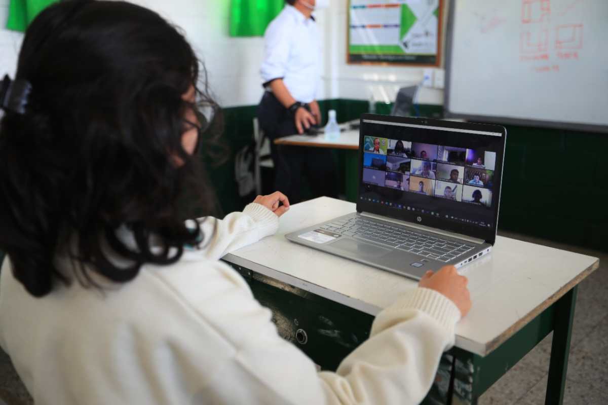 Ciclo escolar 2023: Mineduc aclara si centros educativos pueden hacer cobros adicionales por uso de plataformas digitales
