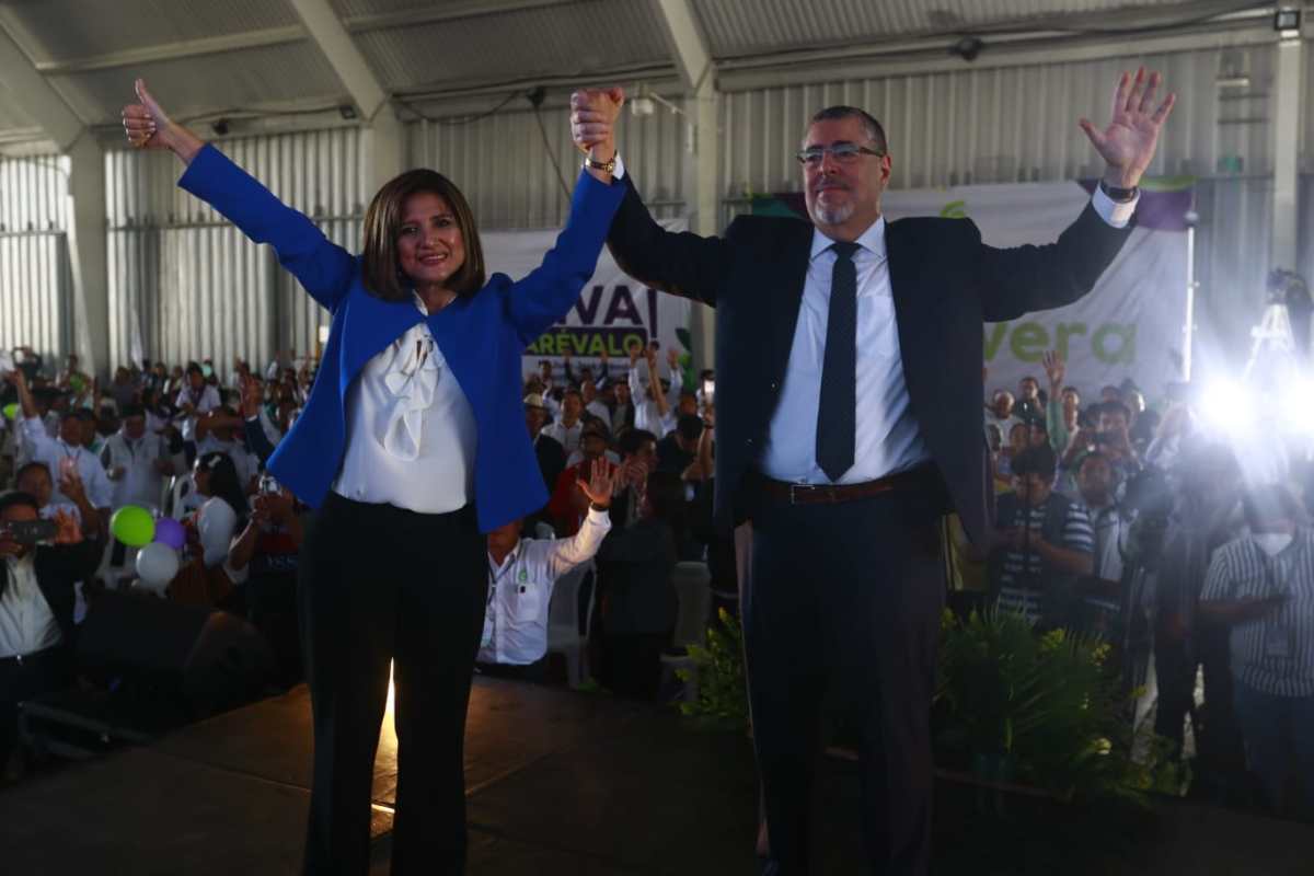 El binomio presidencial del partido Movimiento Semilla es Bernardo Arévalo y Karin Herrera