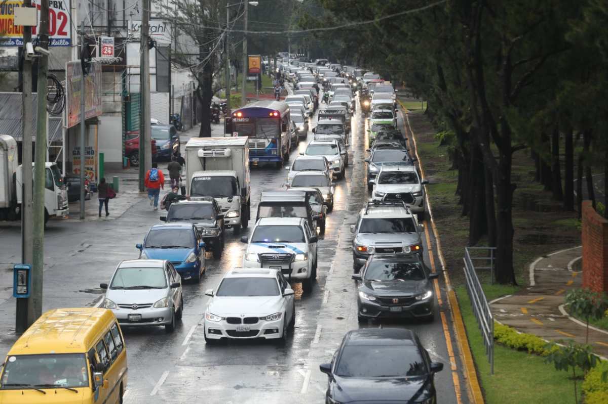 Accidentes de tránsito: Cuánto se puede llegar a pagar por dañar un semáforo o un poste en una colisión